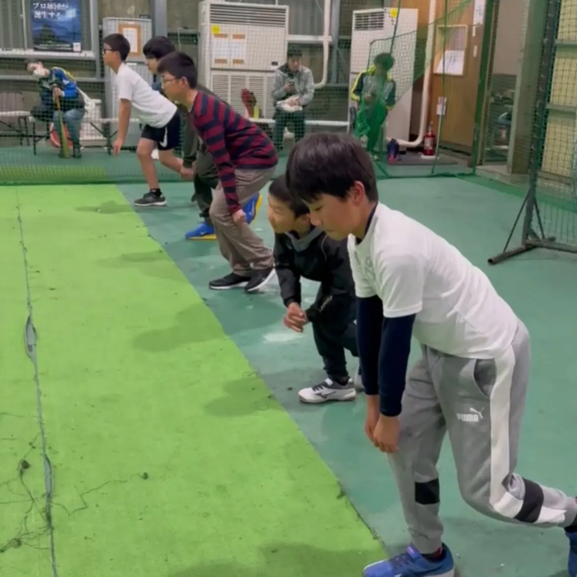 【片足立ちができる子は、運動が安定する。