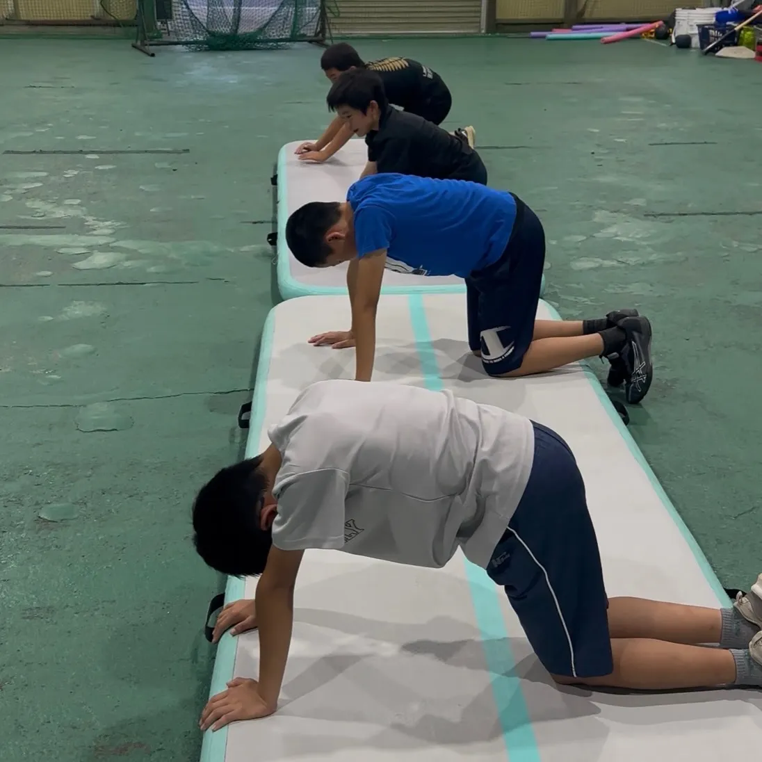 【四つ這い運動が、運動神経の土台を作る。