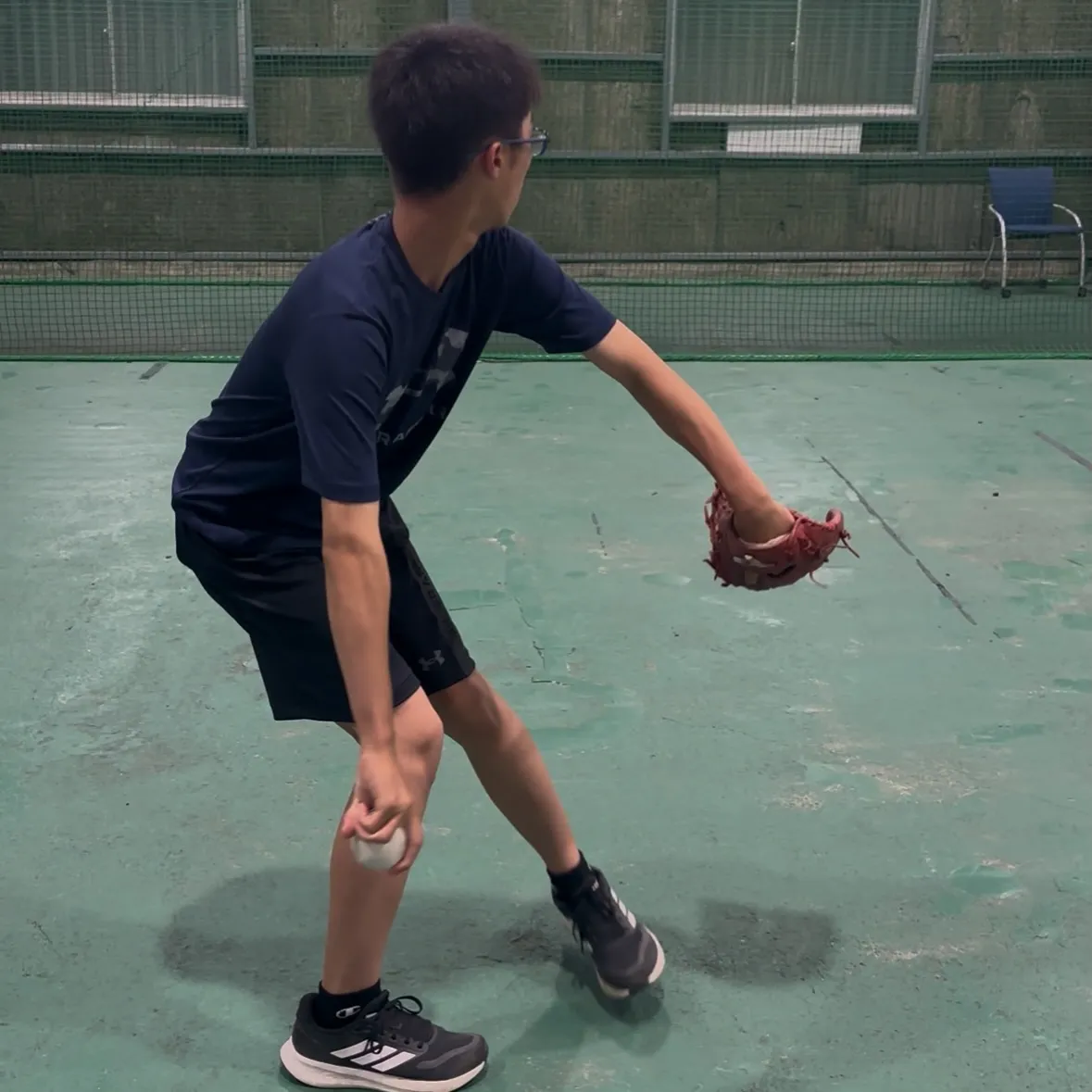 【投球動作改善は、軸足から。